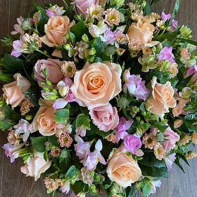 Peach and lilac posy