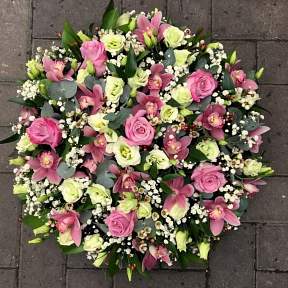 Pink and cream posy