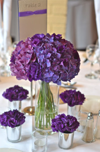 tablecentre-purple-modern-hydrangea-vases