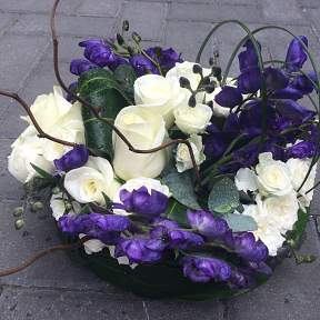 Modern grouped posy