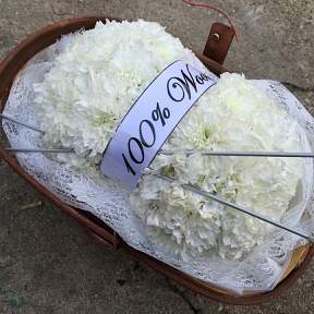 Ball of wool funeral tribute